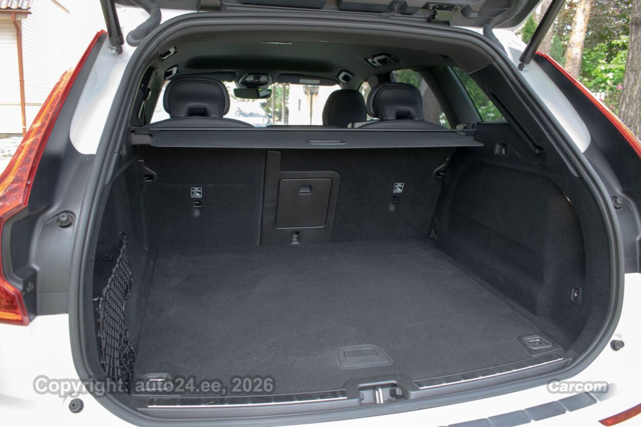 Volvo XC60 AWD R-Design Intelli SAFE Wntr 2.0 B5 AWD MHEV KERS Kerghübriid 183 kW