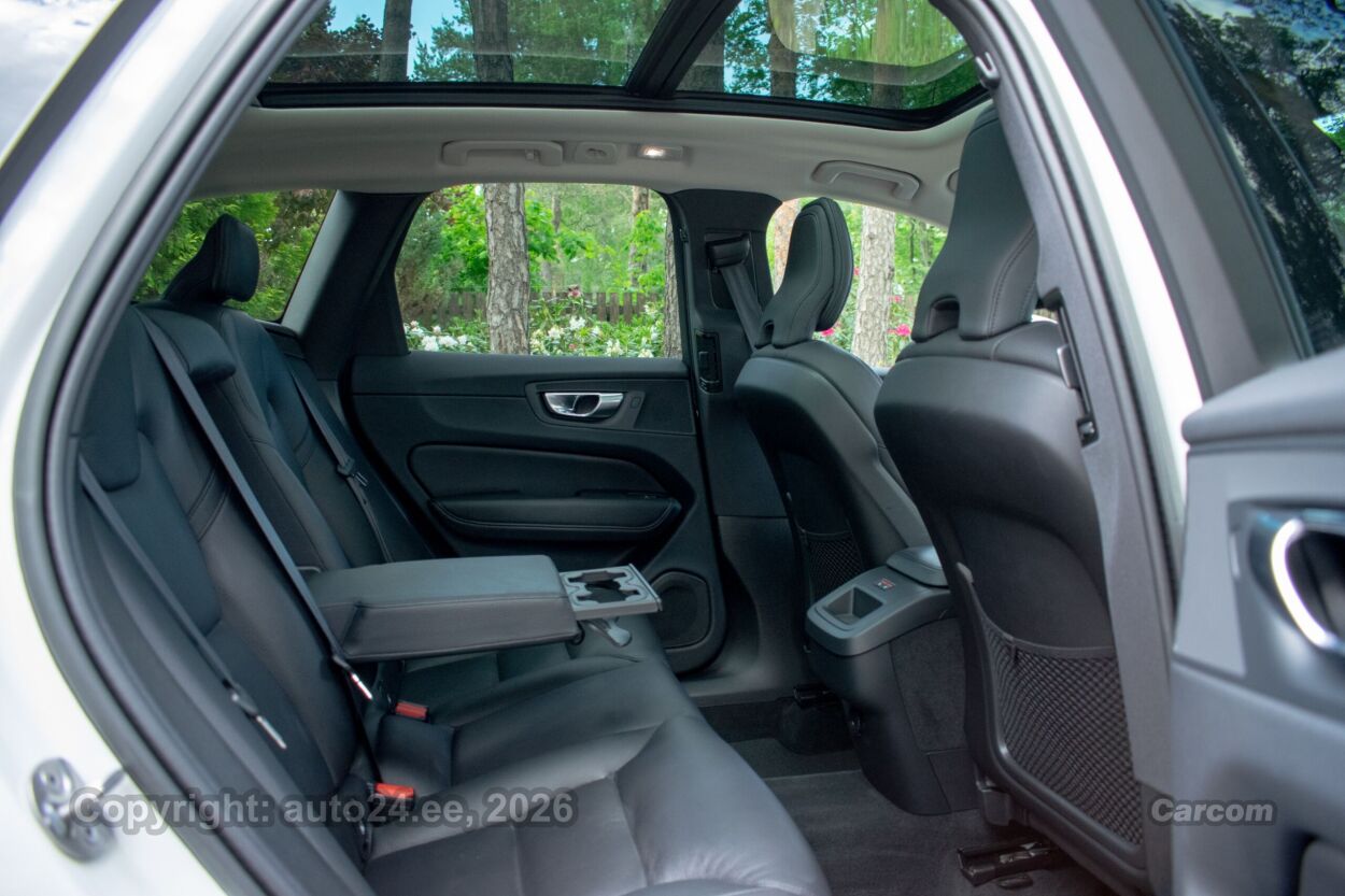 Volvo XC60 AWD Bright PLUS Intelli Safe Wntr 2.0 B4 MHEV Kerghübriid 145 kW