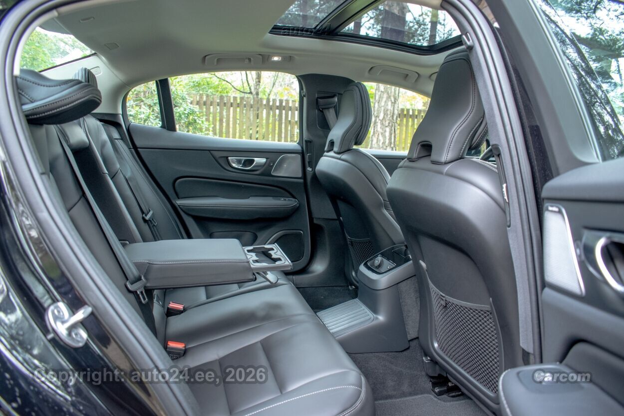 Volvo S60 AWD B&W DARK Ultimate Fullopt 2.0 T8 AWD Recharge 335 kW