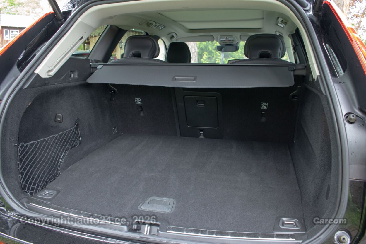 Volvo XC60 AWD T6 Long Range Bright Intelli PRO Wntr 2.0 T6 Recharge Plug-In Long Range 293 kW