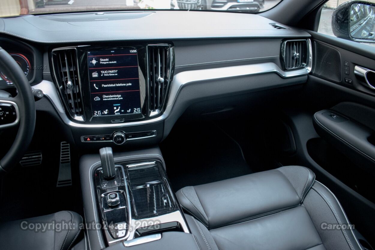 Volvo V60 AWD DARK R-Design Intelli Safe Xenium Wntr 2.0 T6 Recharge Plug-In Long Range 293 kW