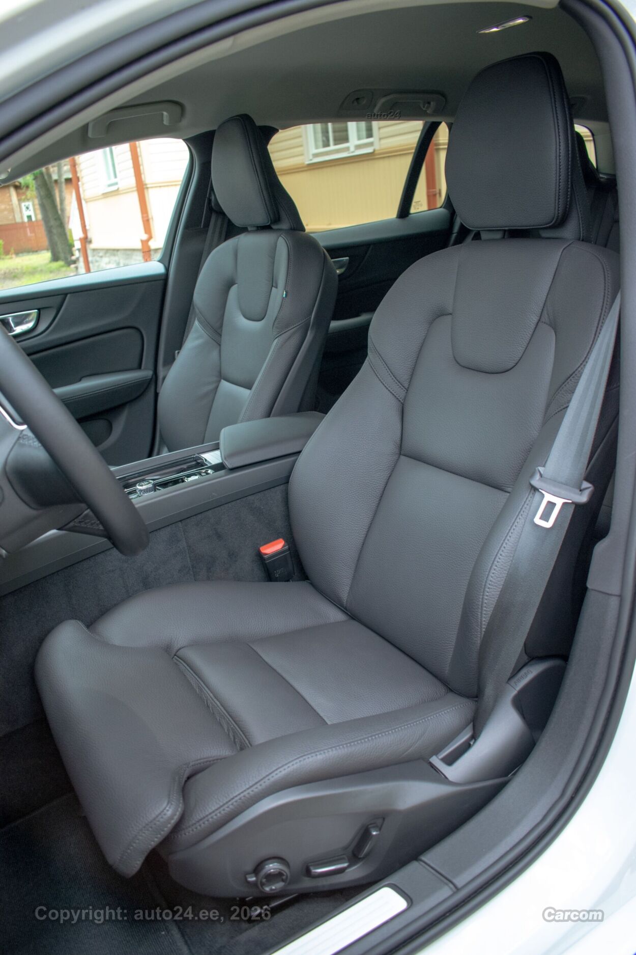 Volvo V60 MY2026 Intelli Safe PRO Wntr 2.0 B4 MHEV Kerghübriid 145 kW