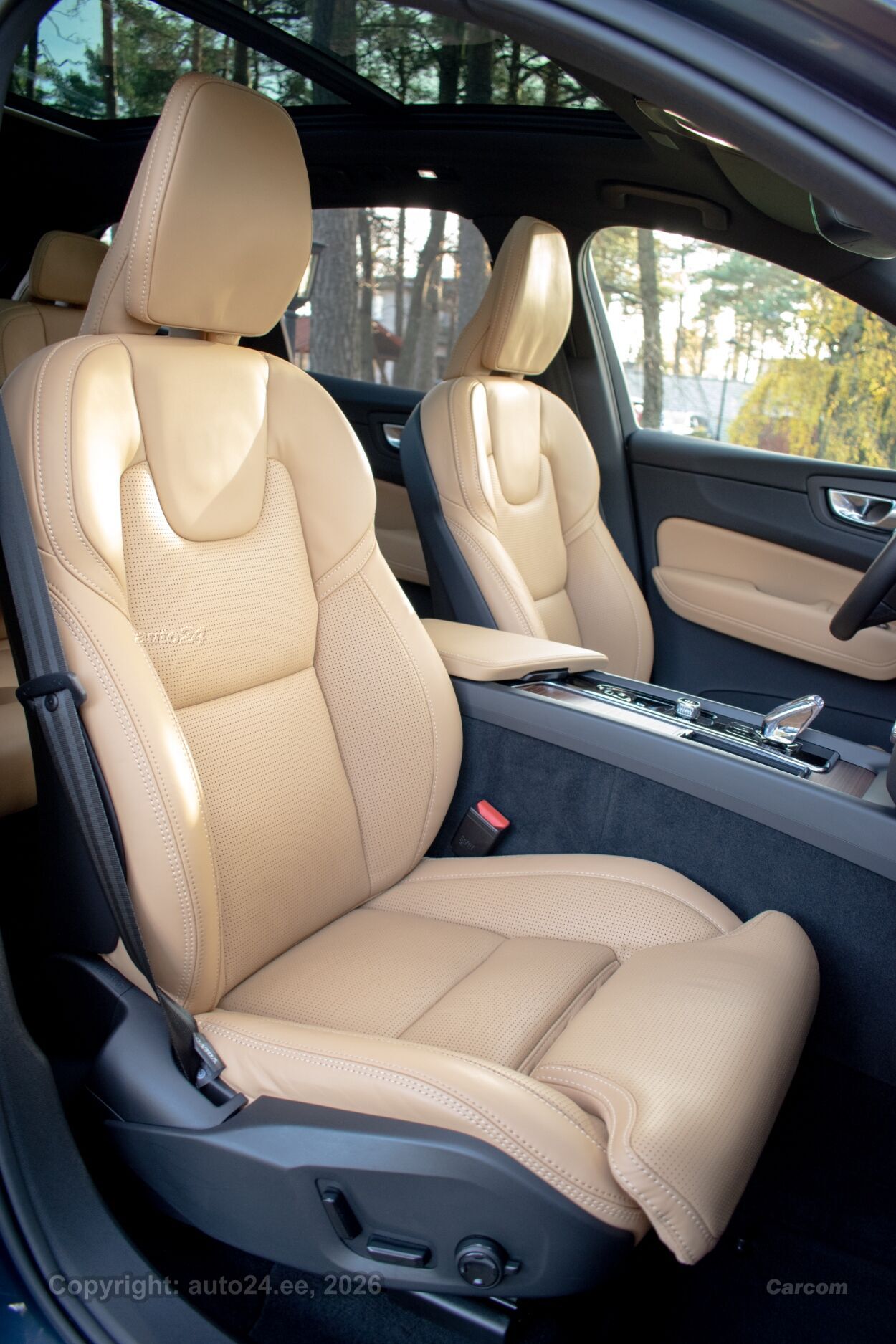 Volvo XC60 AWD Ultimate DARK Intelli PRO Xenium Fullopt 2.0 B4 KERS MHEV Kerghübriid 145 kW