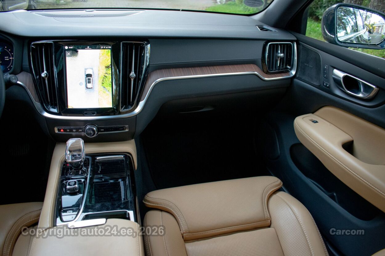 Volvo V60 Ultimate Bright Intelli PRO Xenium Wntr 2.0 T8 AWD Recharge PHEV Long Range MY2024 335 kW