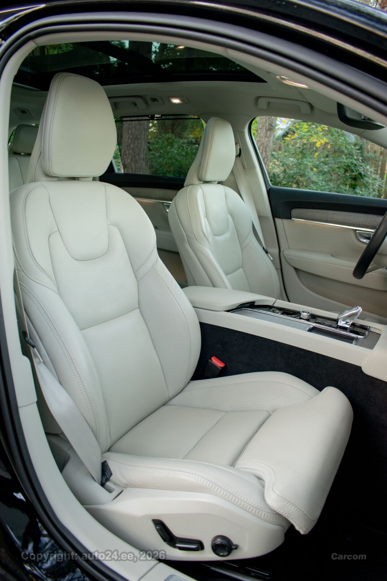Volvo V90 Cross Country B&W Ultimate Intelli PRO Lux Wnt 2.0 B4 AWD KERS MHEV Kerghübriid MY2024 145 kW