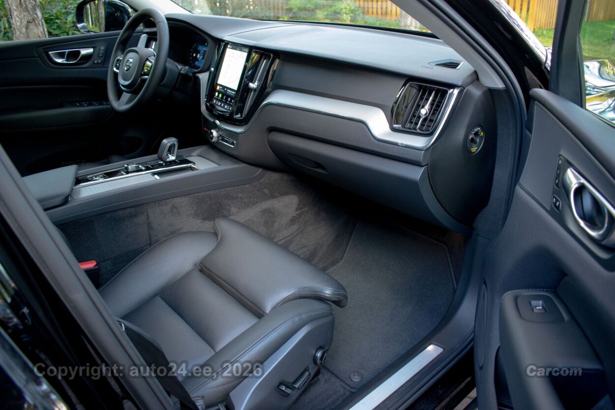 Volvo XC60 360c DARK Long Range Fam Intelli Safe PRO Wnt 2.0 T6 Recharge Plug-In Long Range 293 kW