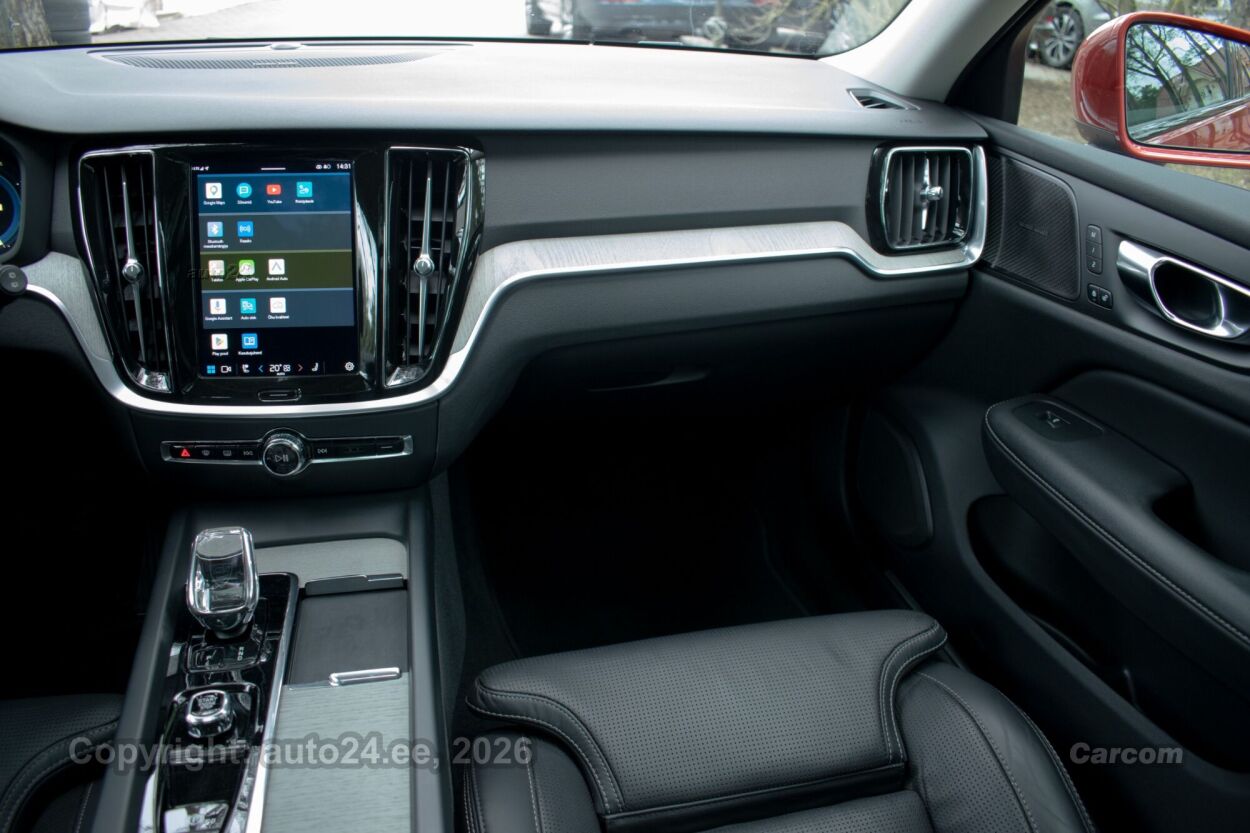 Volvo V60 Cross Country AWD PLUS Bright Intelli Safe PRO 2.0 B4 MHEV Kerghübriid MY2023 145 kW