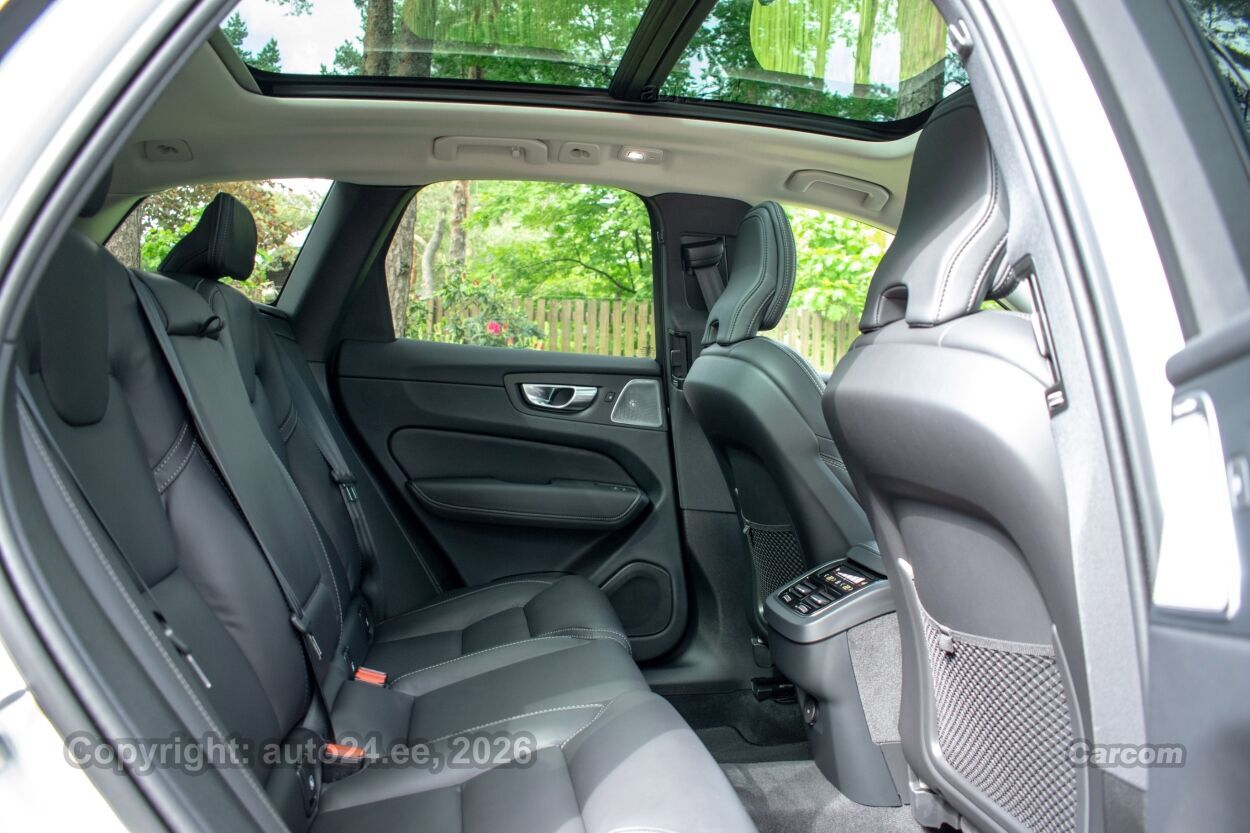 Volvo XC60 AWD ULTIMATE DARK Intelli PRO Xenium FULLOPT 2.0 B4 AWD KERS MHEV Kerghübriid 145 kW