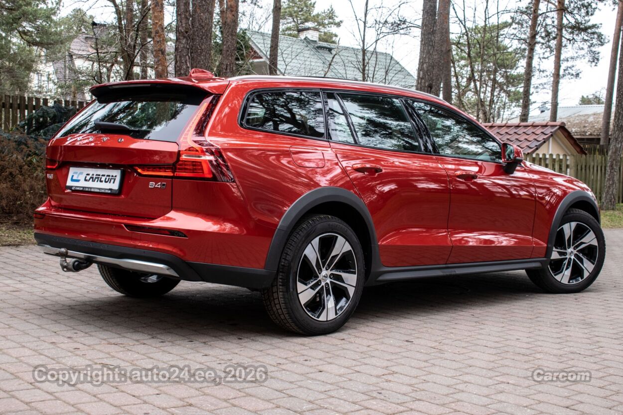 Volvo V60 Cross Country AWD PLUS Bright Intelli Safe PRO 2.0 B4 MHEV Kerghübriid MY2023 145 kW