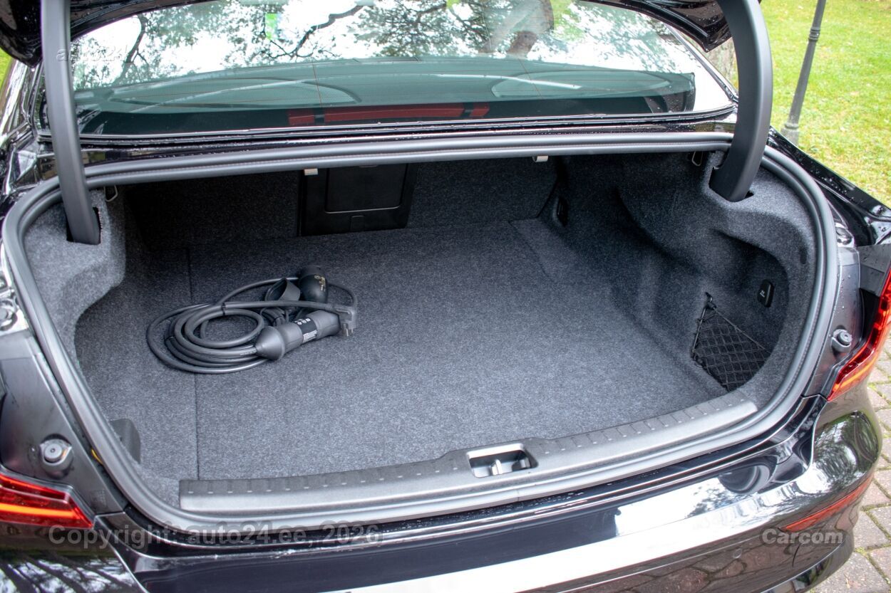 Volvo S60 AWD B&W DARK Ultimate Fullopt 2.0 T8 AWD Recharge 335 kW