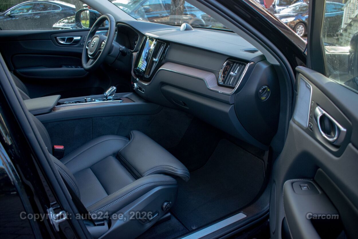 Volvo XC60 Ultimate DARK Xenium Fullopt 2.0 B4 MHEV KERS Kerghübriid 145 kW
