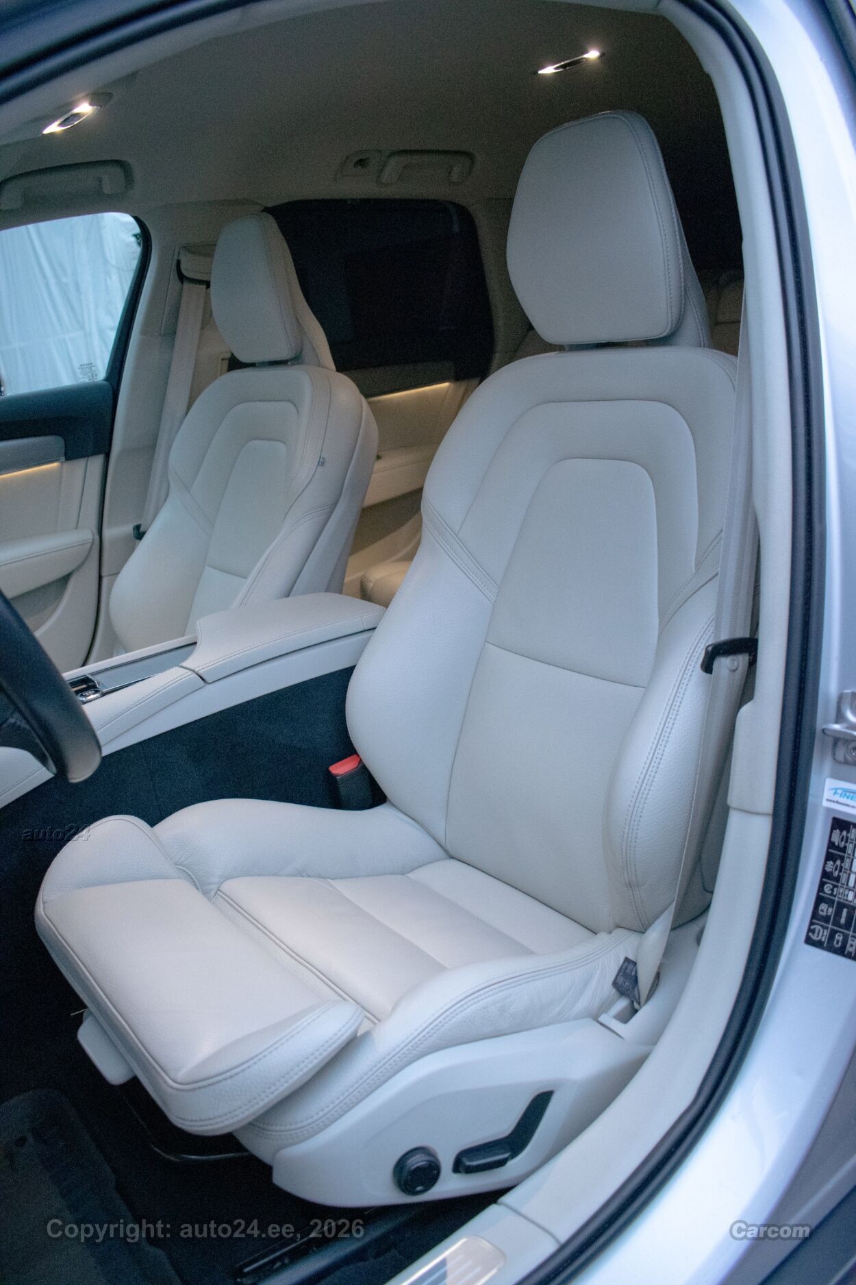 Volvo V90 Cross Country AWD Intelli SAFE PRO Family Wntr 2.0 D4 MY2019 140 kW