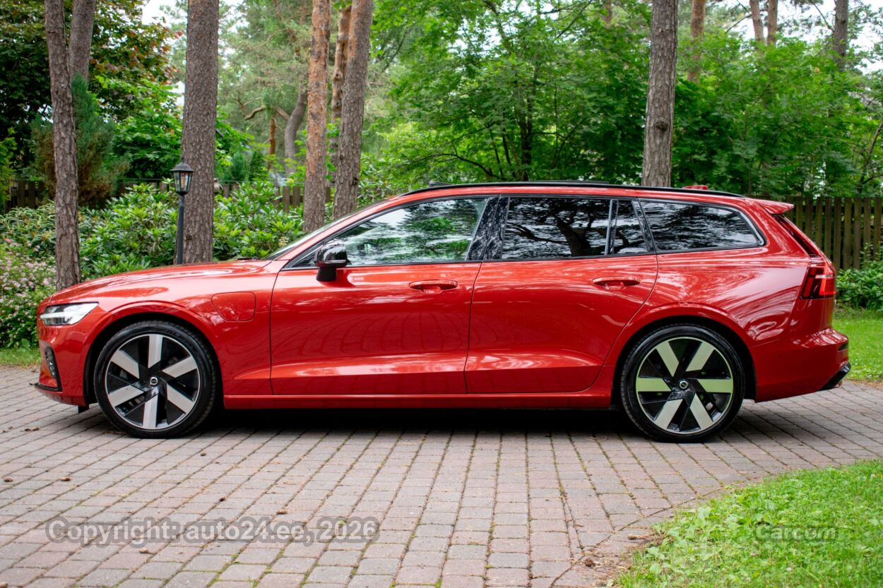 Volvo V60 MY23 DARK Long Range Intelli PRO Wntr PRO 2.0 T6 Recharge Plug-In Long Range 293 kW
