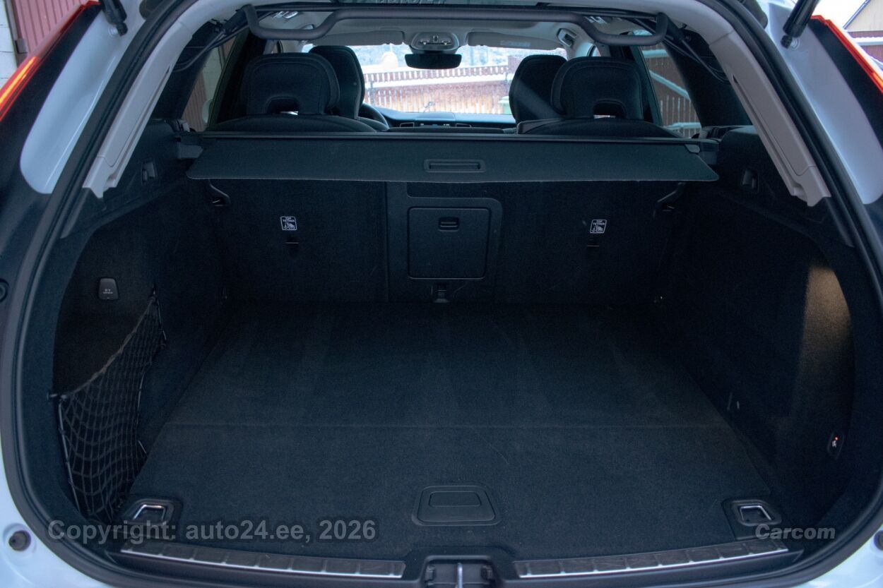 Volvo XC60 AWD Bright T6 Recharge Intelli Safe Sky Wntr 2.0 T6 Recharge Plug-In Pistikhübriid 293 kW