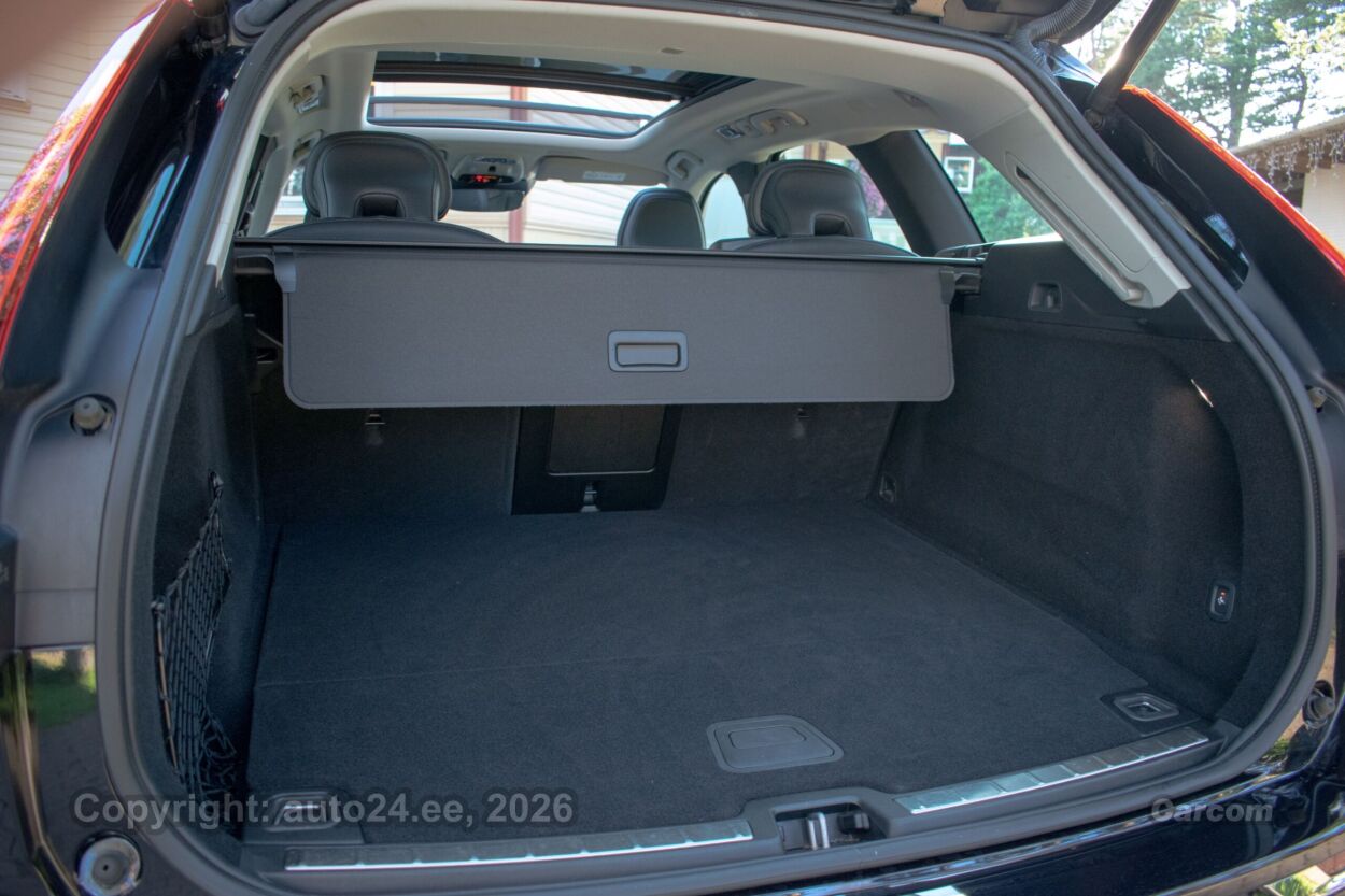 Volvo XC60 AWD e T6 PHEV Intelli Safe PRO SKY Wntr 2.0 T6 Recharge Plug-In Pistikhübriid 251 kW