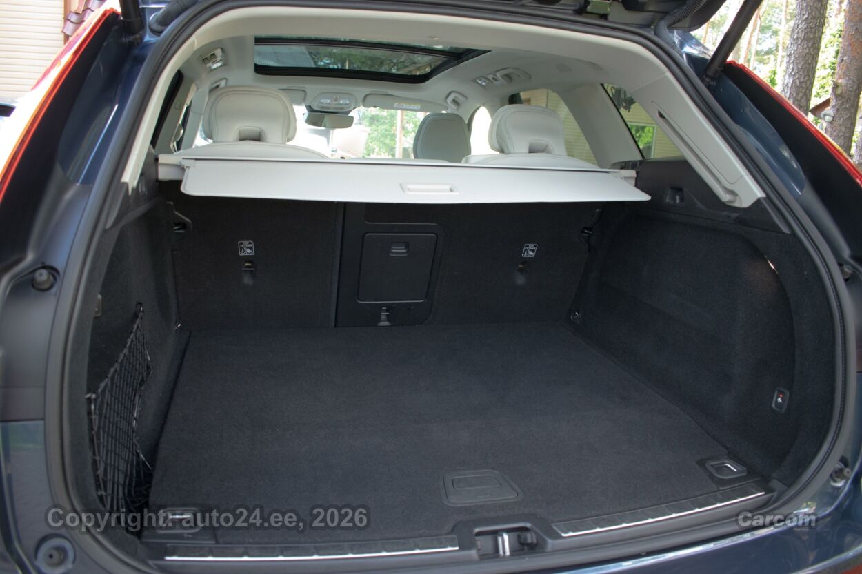 Volvo XC60 Long Range PLUS Lux Intelli PRO Wntr 2.0 T6 Recharge Plug-In Long Range 293 kW