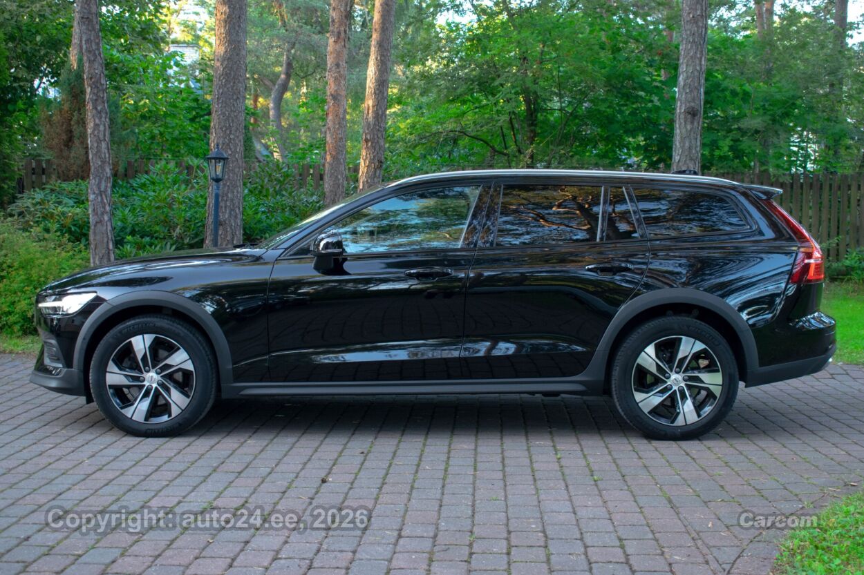 Volvo V60 Cross Country AWD PLUS Intelli Safe PRO Wntr 2.0 B4 AWD MHEV Kerghübriid 145 kW