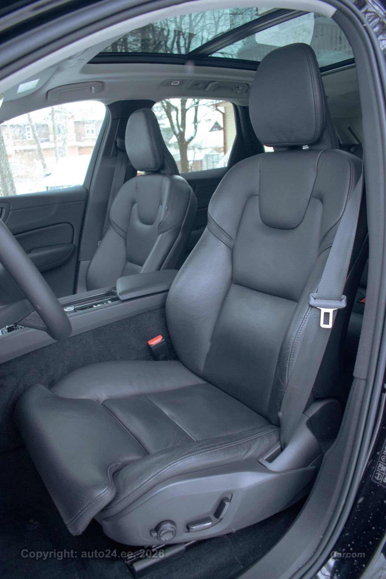 Volvo XC60 AWD DARK Plus Intelli Safe PRO Wntr 2.0 T8 Recharge PHEV Long Range MY2023 335 kW