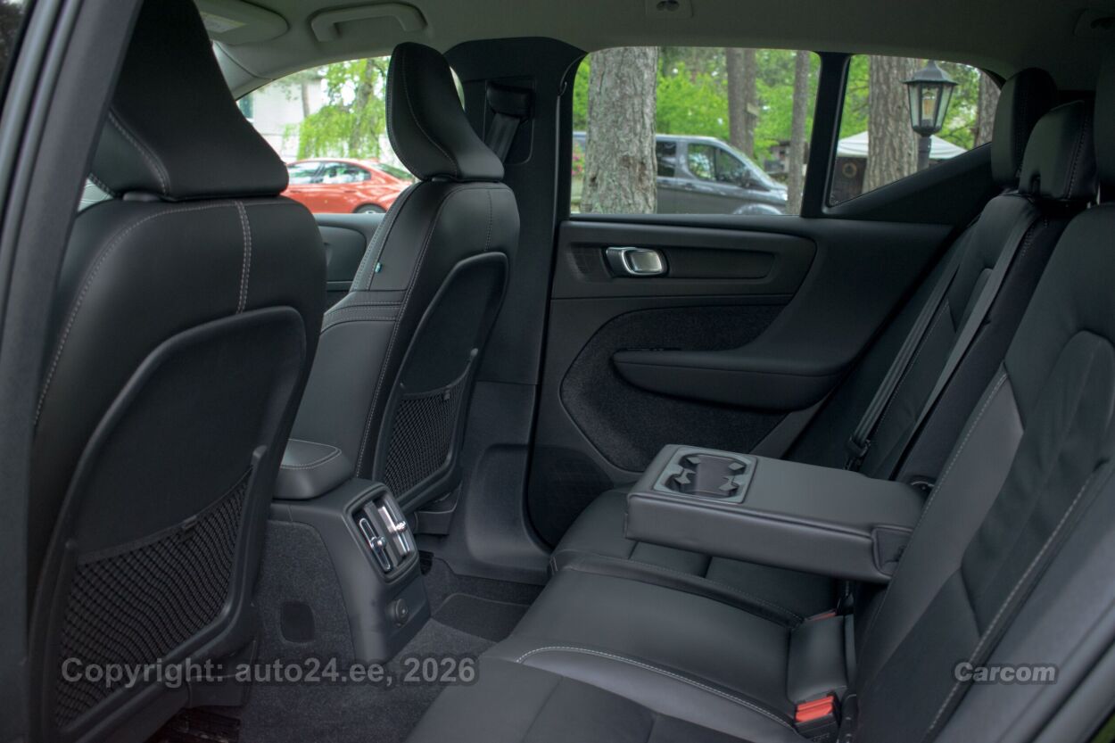 Volvo XC40 DARK Plus RECHARGE Intelli PRO Wntr 1.5 T5 PHEV Plug-In MY2023 192 kW