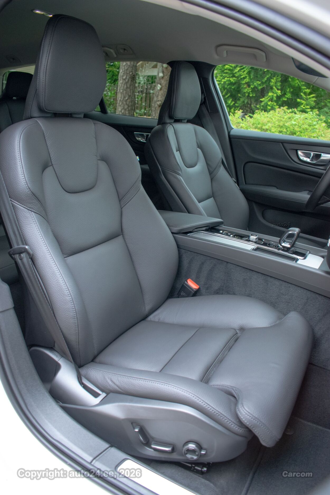 Volvo V60 MY2026 Intelli Safe PRO Wntr 2.0 B4 MHEV Kerghübriid 145 kW
