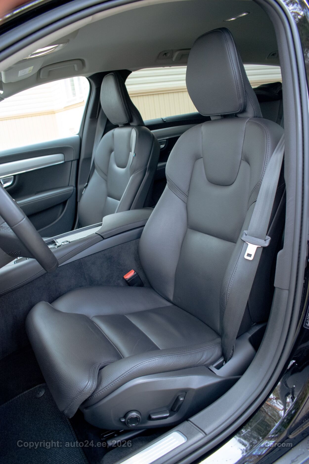 Volvo V90 Cross Country MY2023 PLUS Intelli Safe PRO Wnt 2.0 B4 AWD MHEV Kerghübriid 145 kW