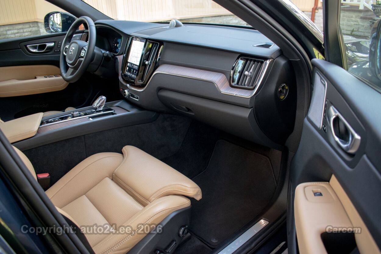 Volvo XC60 AWD DARK Ultimate Fullopt 2.0 B5 AWD MHEV Kerghübriid 184 kW