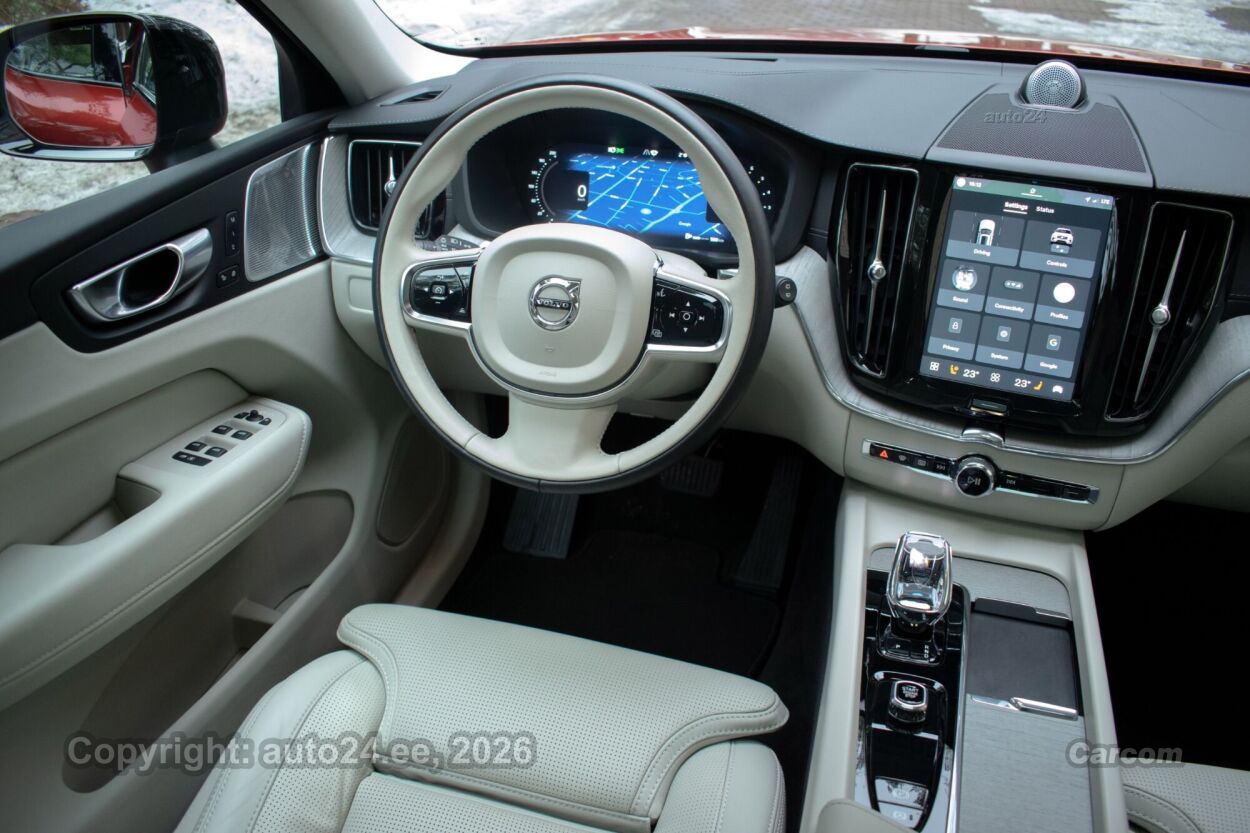 Volvo XC60 MY24 Ultimate DARK Xenium Intelli PRO Wntr 2.0 B4 AWD MHEV Kerghübriid 145 kW