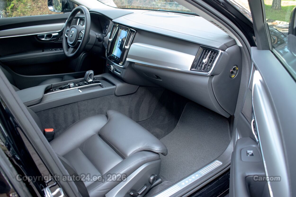 Volvo V90 Cross Country MY2023 PLUS Intelli Safe PRO Wnt 2.0 B4 AWD MHEV Kerghübriid 145 kW
