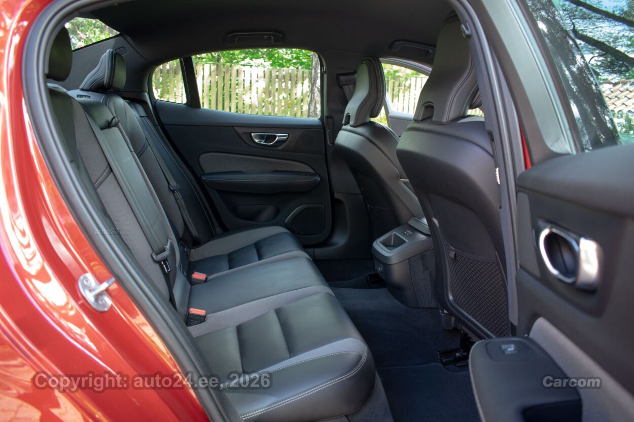Volvo S60 AWD DARK R-Design Intelli SAFE PRO Wntr PRO 2.0 B5 MHEV KERS Kerghübriid 184 kW