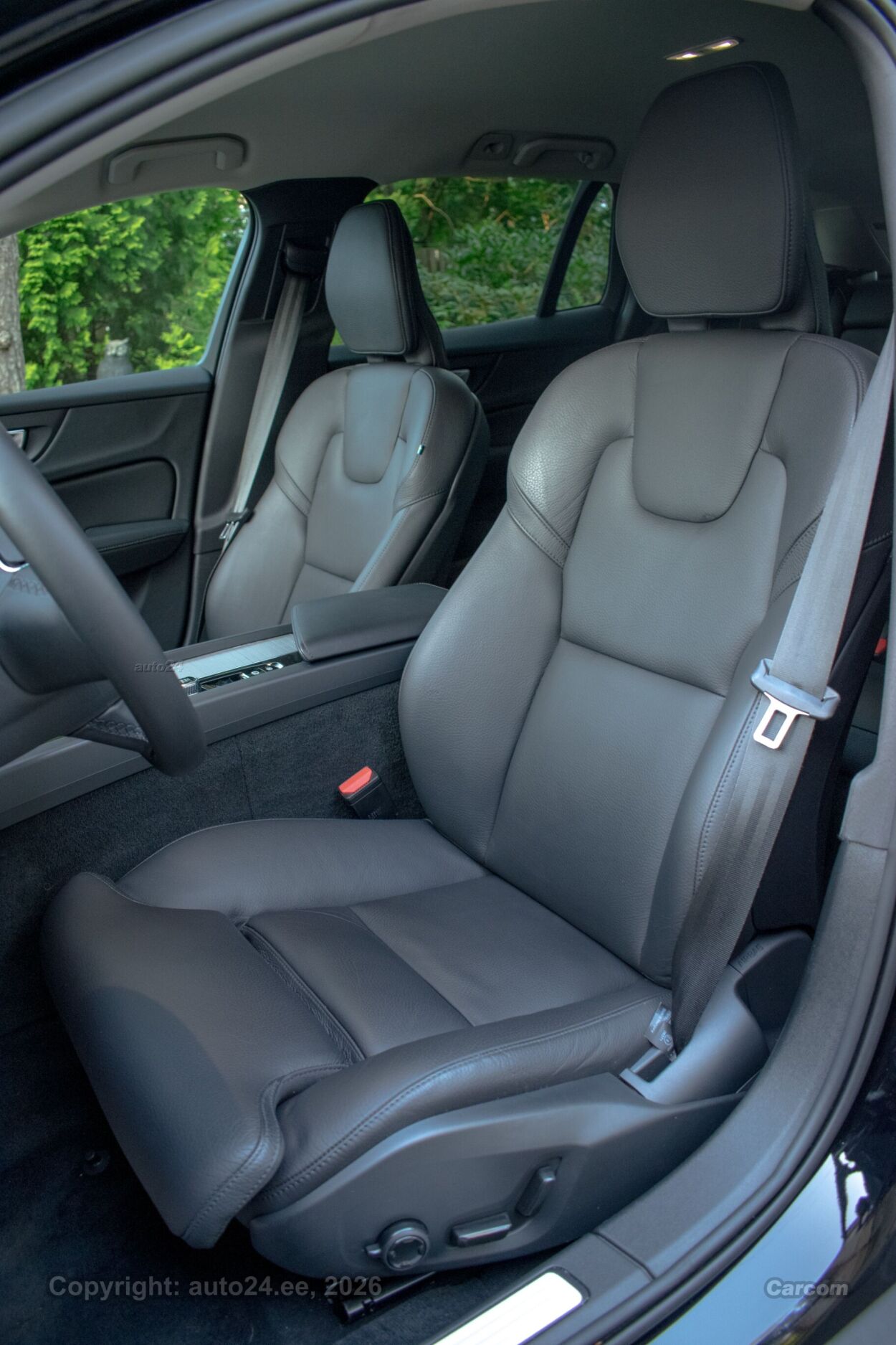 Volvo V60 Cross Country AWD PLUS Intelli Safe PRO Wntr 2.0 B4 AWD MHEV Kerghübriid 145 kW