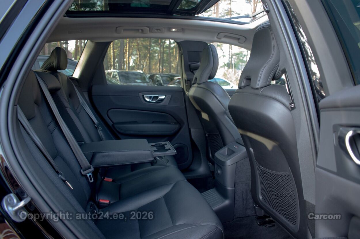 Volvo XC60 AWD DARK Plus Intelli Safe PRO Wntr 2.0 T8 Recharge PHEV Long Range MY2023 335 kW