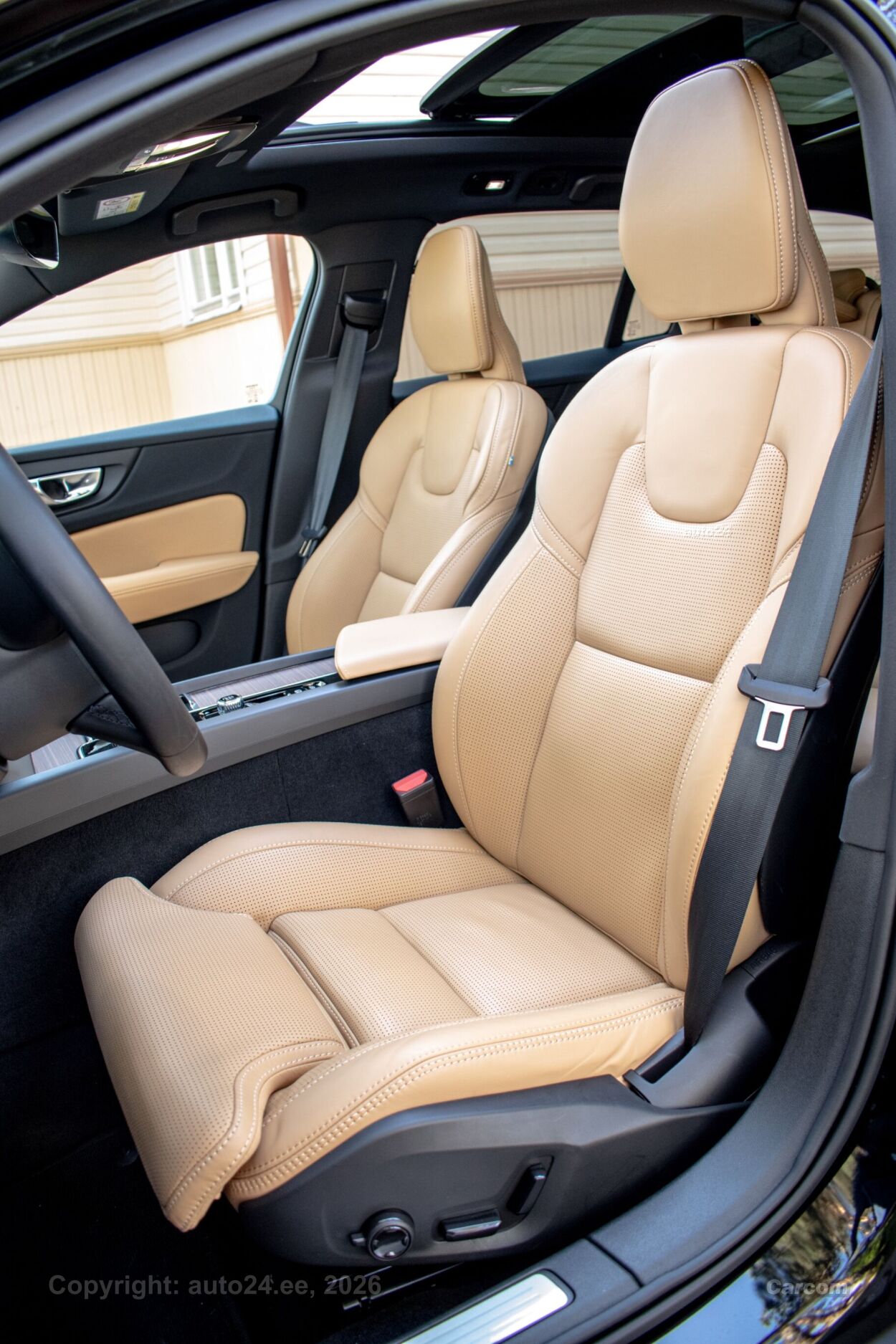 Volvo V60 Cross Country MY24 ULTIMATE BRIGHT Xenium Full 2.0 B4 MHEV Kerghübriid 145 kW