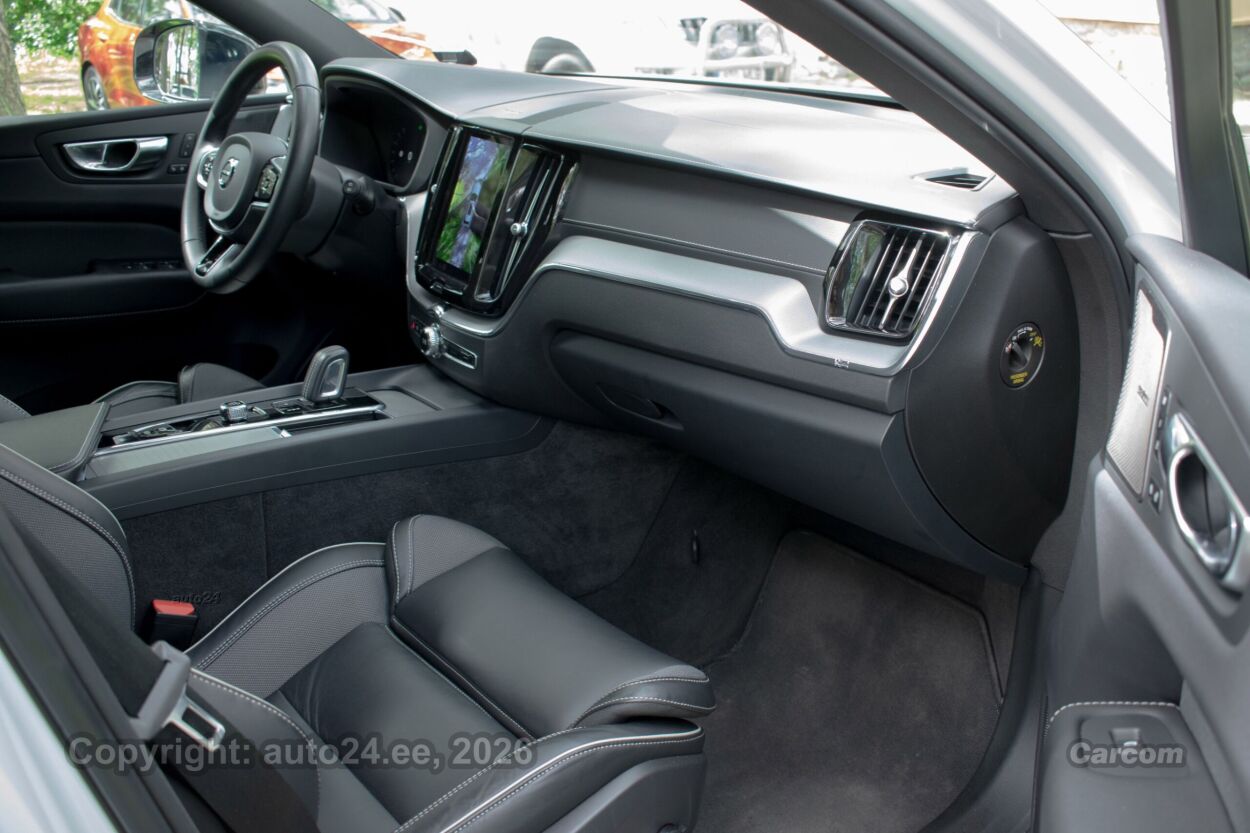 Volvo XC60 AWD R-Design Intelli SAFE Wntr 2.0 B5 AWD MHEV KERS Kerghübriid 183 kW