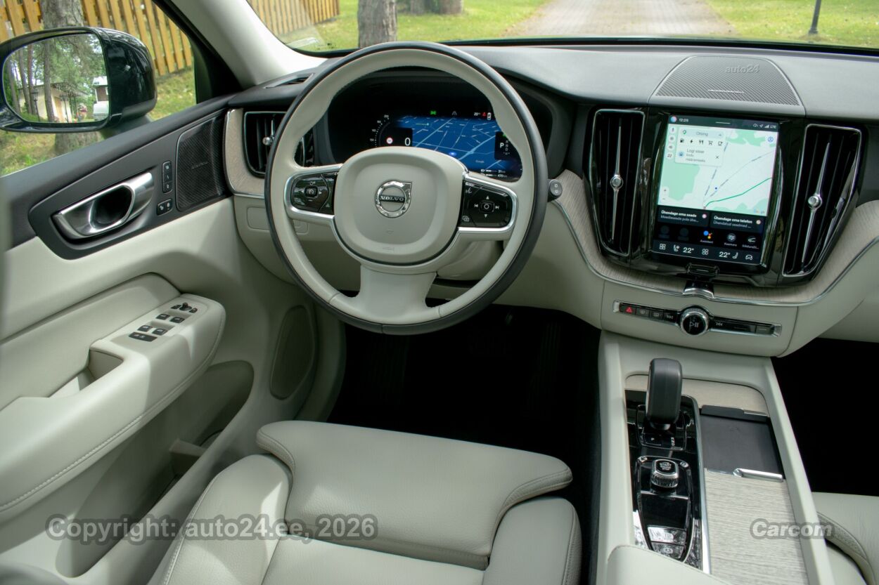 Volvo XC60 AWD H&K Long Range PLUS Intelli PRO Wntr 2.0 T6 PHEV Recharge Plug-In 293 kW