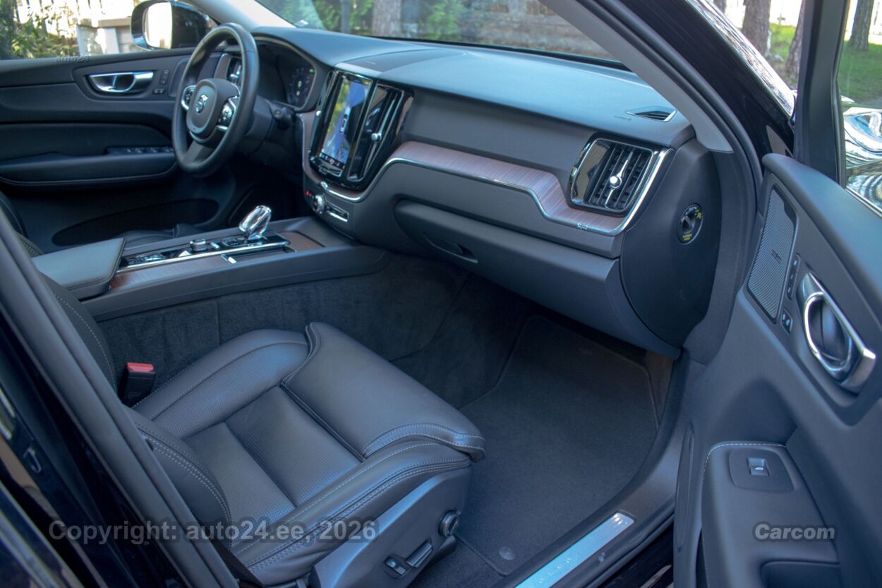 Volvo XC60 AWD DARK PLUS Intelli Safe PRO Wntr PRO 2.0 B4 MHEV KERS Kerghübriid 145 kW