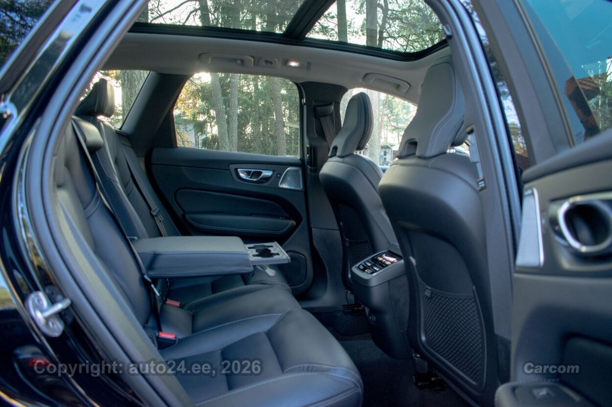 Volvo XC60 Ultimate DARK Xenium Fullopt 2.0 B4 MHEV KERS Kerghübriid 145 kW