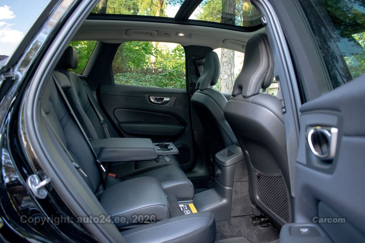 Volvo XC60 360c DARK Long Range Fam Intelli Safe PRO Wnt 2.0 T6 Recharge Plug-In Long Range 293 kW