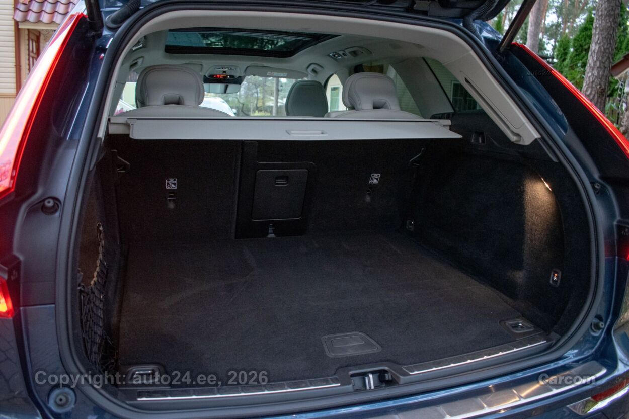 Volvo XC60 Inscription Intelli SAFE PRO Xenium Wntr 2.0 T8 AWD Twin Engine PHEV Plug-In 288 kW