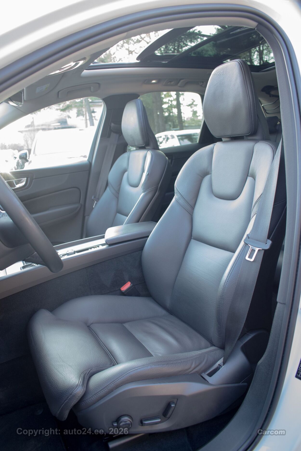 Volvo XC60 AWD Bright T6 Recharge Intelli Safe Sky Wntr 2.0 T6 Recharge Plug-In Pistikhübriid 293 kW