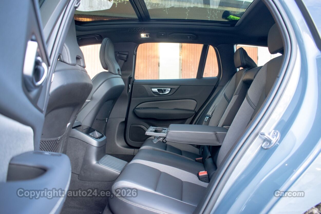 Volvo V60 AWD DARK R-Design Intelli Safe Xenium Wntr 2.0 T6 Recharge Plug-In Long Range 293 kW