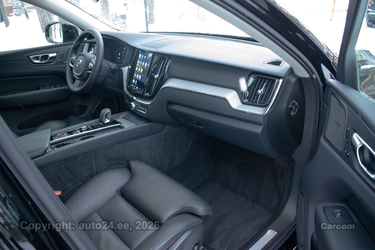 Volvo XC60 AWD DARK Plus Intelli Safe PRO Wntr 2.0 T8 Recharge PHEV Long Range MY2023 335 kW