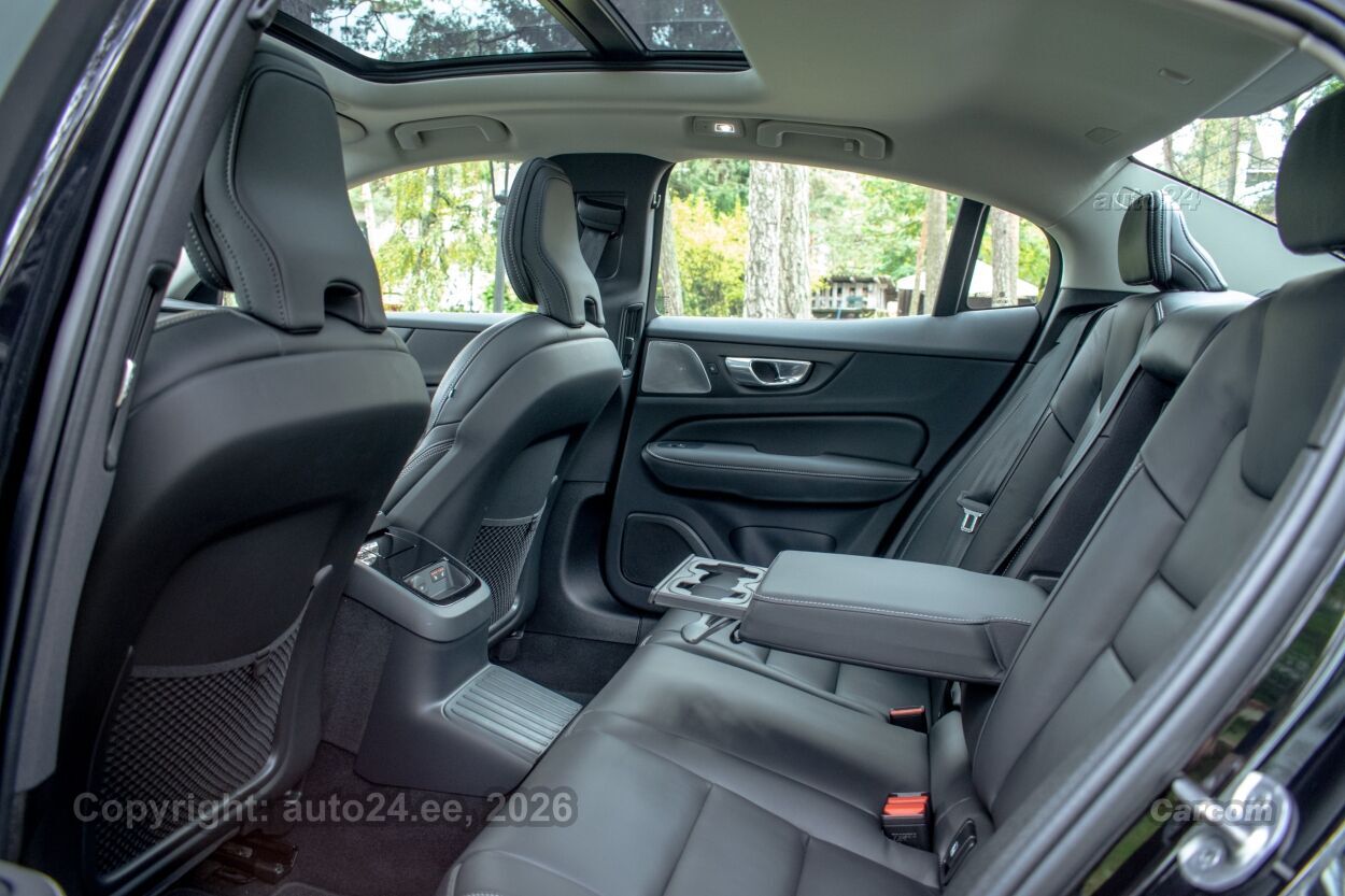 Volvo S60 AWD B&W DARK Ultimate Fullopt 2.0 T8 AWD Recharge 335 kW