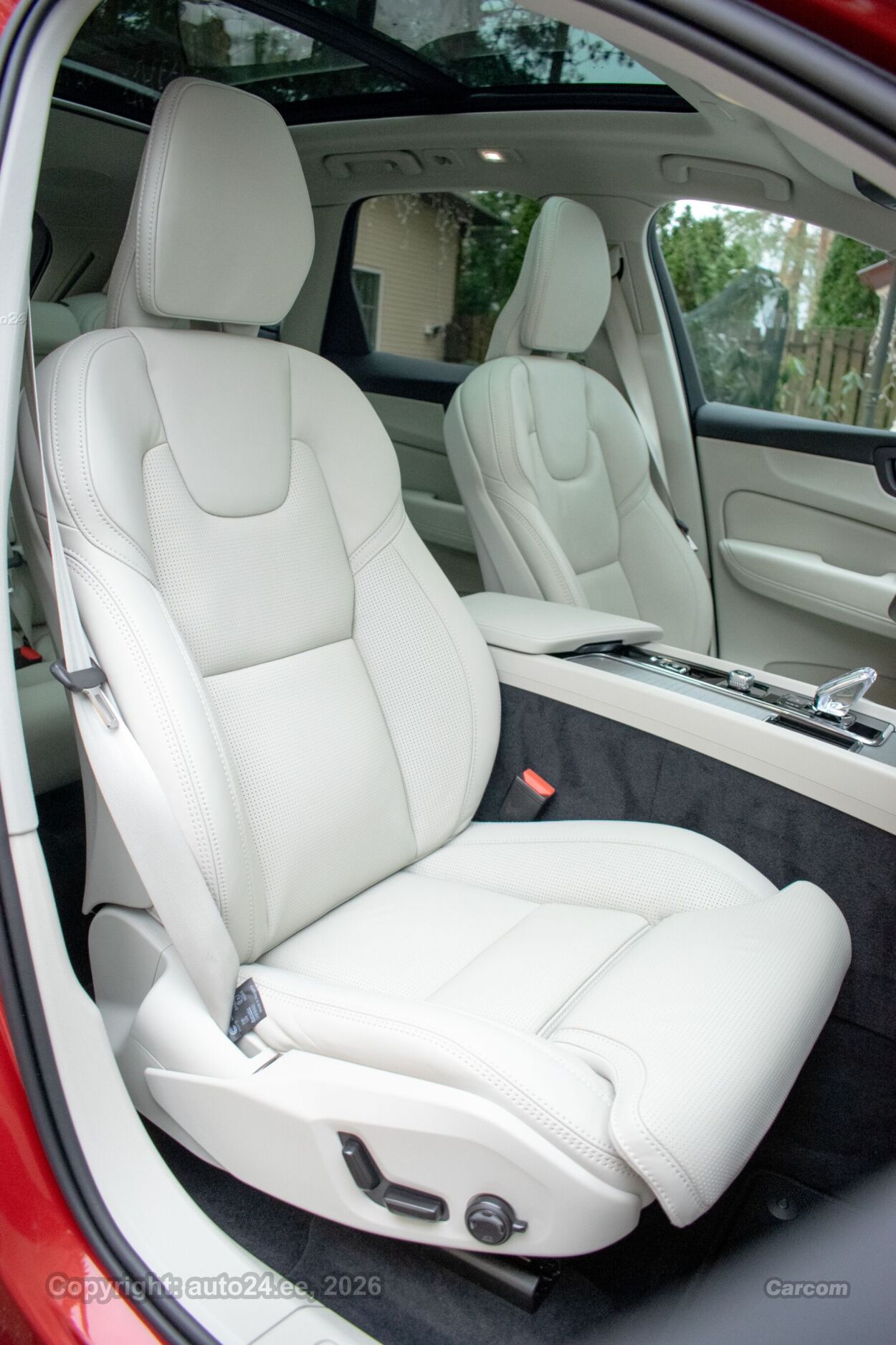 Volvo XC60 MY24 Ultimate DARK Xenium Intelli PRO Wntr 2.0 B4 AWD MHEV Kerghübriid 145 kW