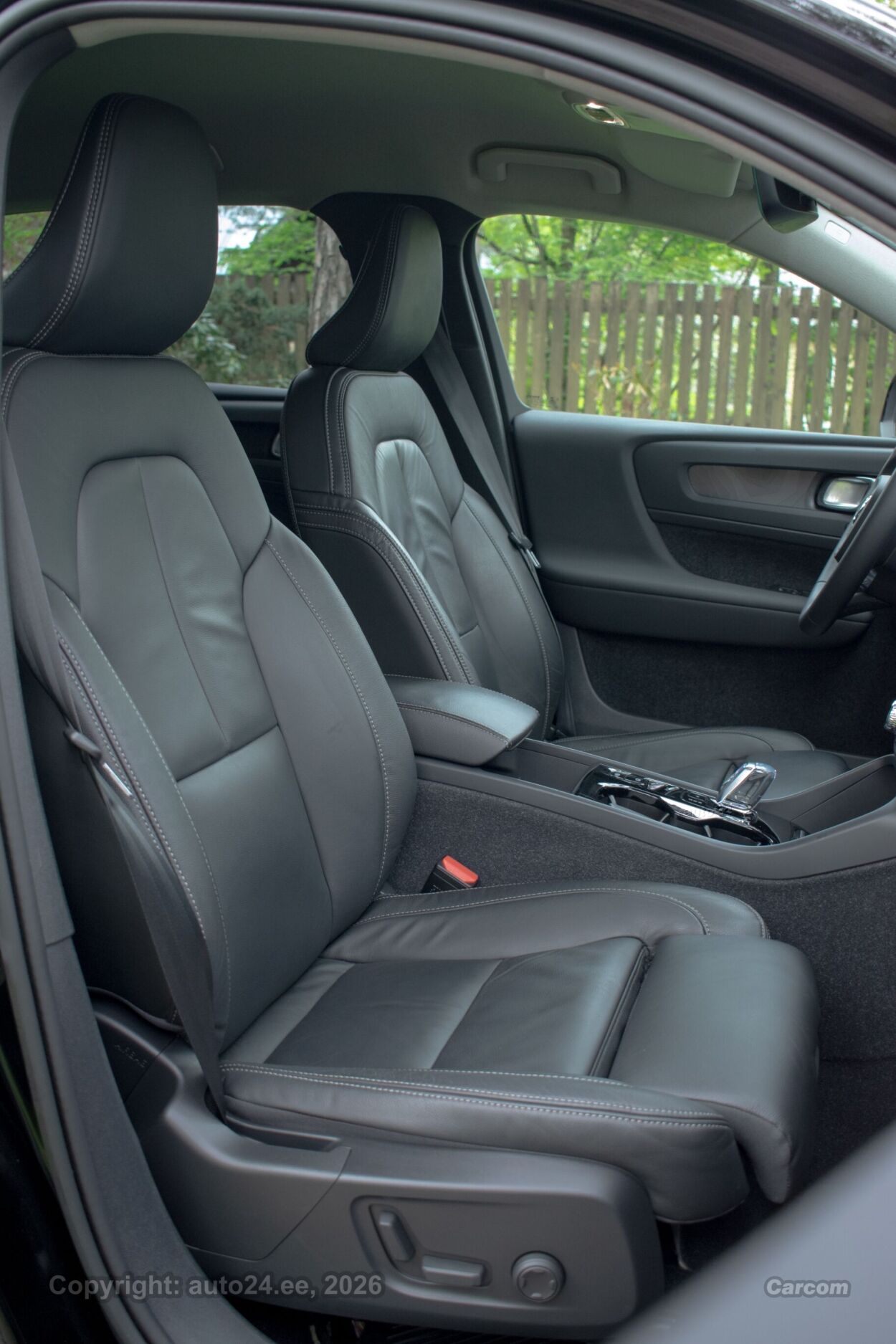 Volvo XC40 DARK Plus RECHARGE Intelli PRO Wntr 1.5 T5 PHEV Plug-In MY2023 192 kW