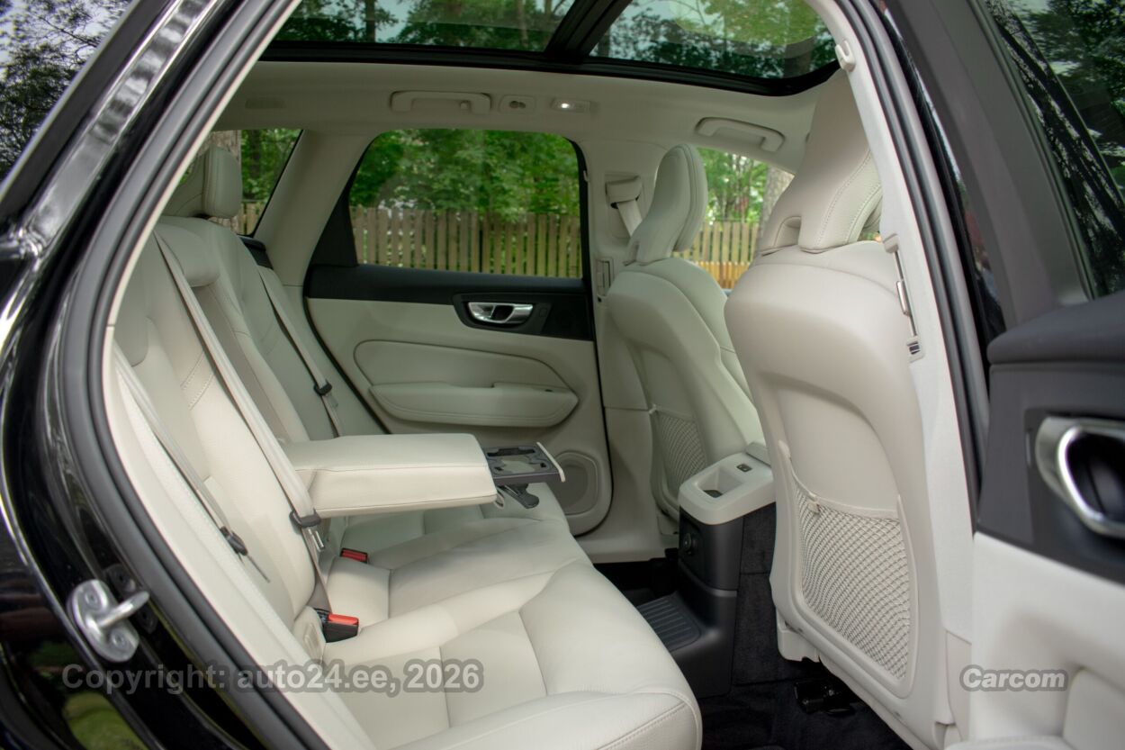 Volvo XC60 AWD H&K Long Range PLUS Intelli PRO Wntr 2.0 T6 PHEV Recharge Plug-In 293 kW