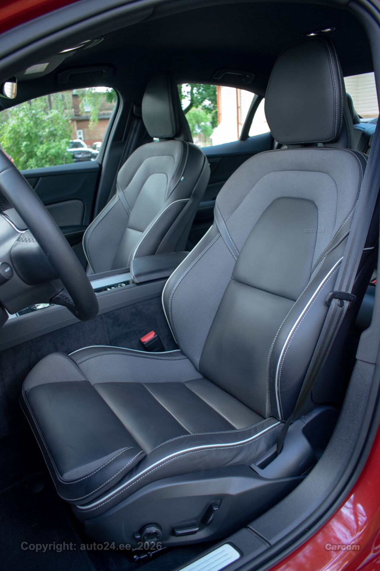 Volvo S60 AWD DARK R-Design Intelli SAFE PRO Wntr PRO 2.0 B5 MHEV KERS Kerghübriid 184 kW
