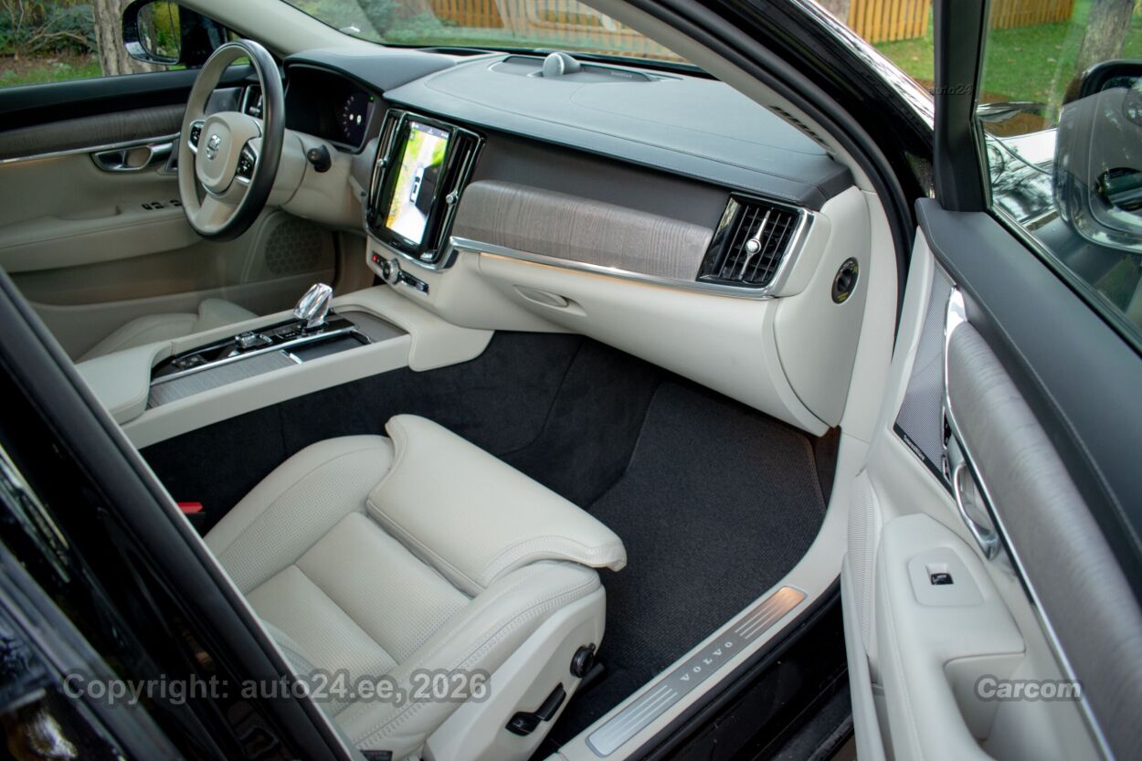 Volvo V90 Cross Country B&W Ultimate Intelli PRO Lux Wnt 2.0 B4 AWD KERS MHEV Kerghübriid MY2024 145 kW