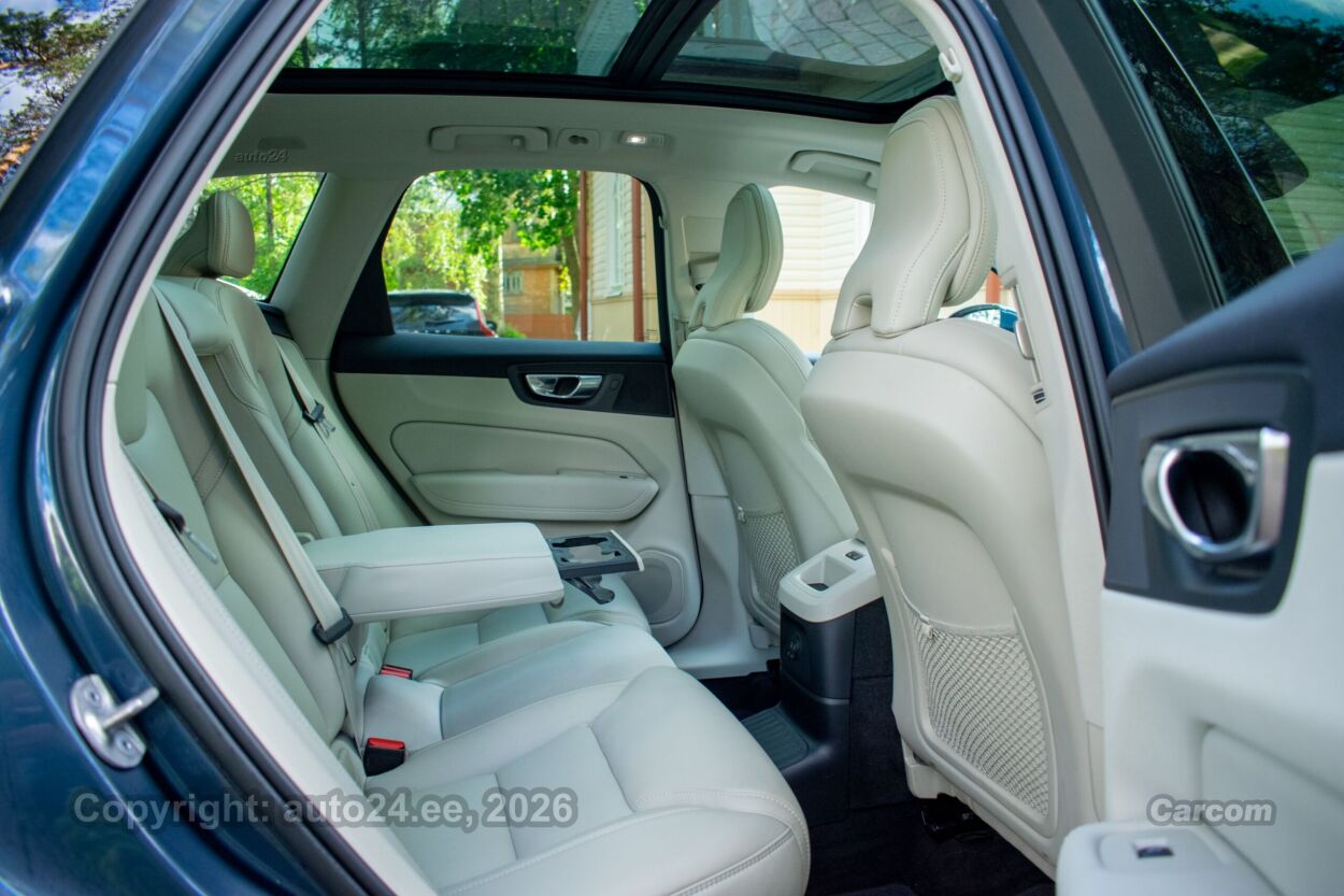Volvo XC60 Long Range PLUS Lux Intelli PRO Wntr 2.0 T6 Recharge Plug-In Long Range 293 kW