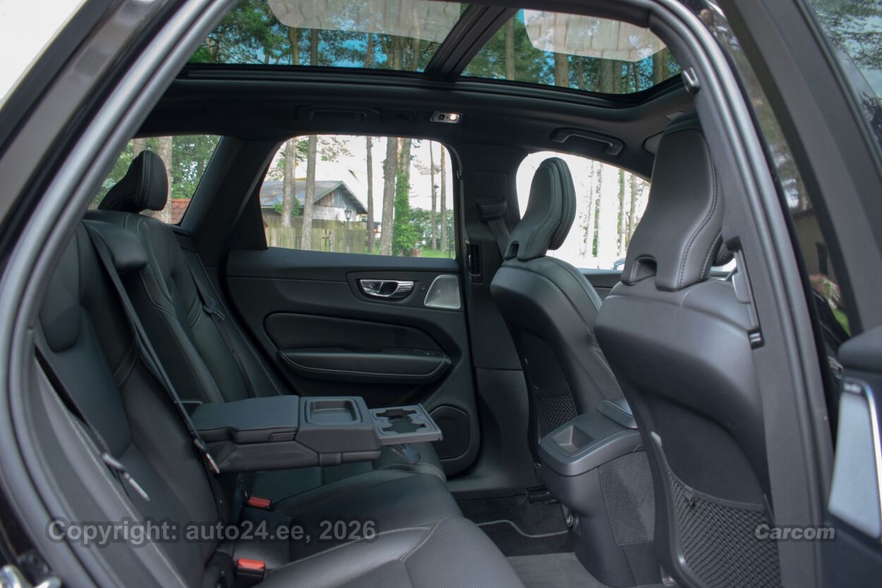 Volvo XC60 AWD MY19 R-Design Intelli PRO Xenium Lux 2.0 D5 173 kW - Carcom
