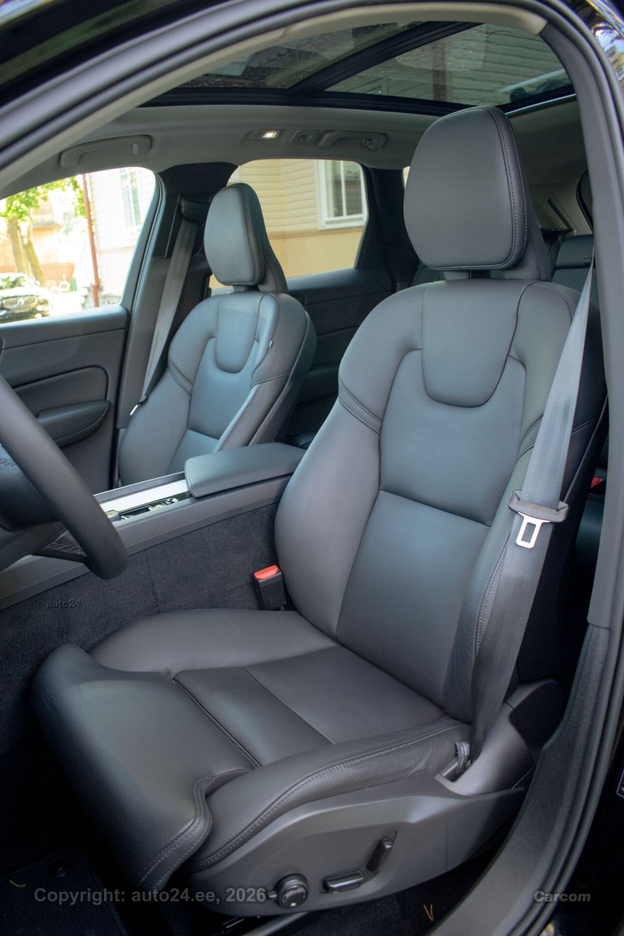 Volvo XC60 360c DARK Long Range Fam Intelli Safe PRO Wnt 2.0 T6 Recharge Plug-In Long Range 293 kW
